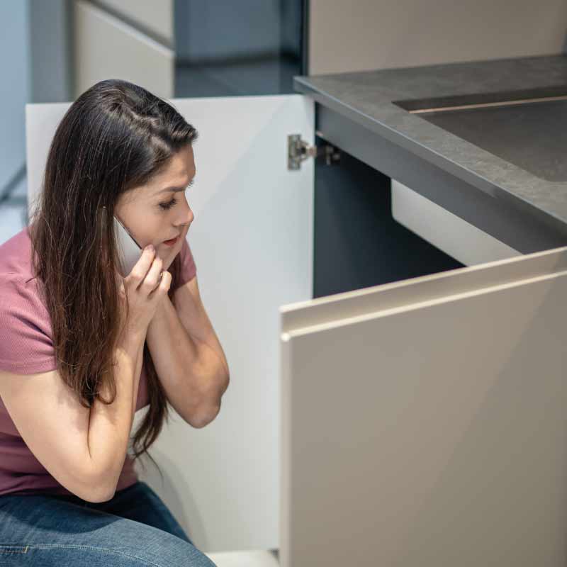 errores-comunes-al-elegir-materiales-para-muebles-y-como-evitarlos-fernandez-y-cia-muebles-de-melamina-800x800-