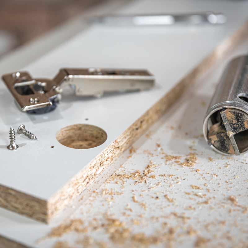 errores-comunes-al-elegir-materiales-para-muebles-y-como-evitarlos-fernandez-y-cia-muebles-de-melamina-800x800