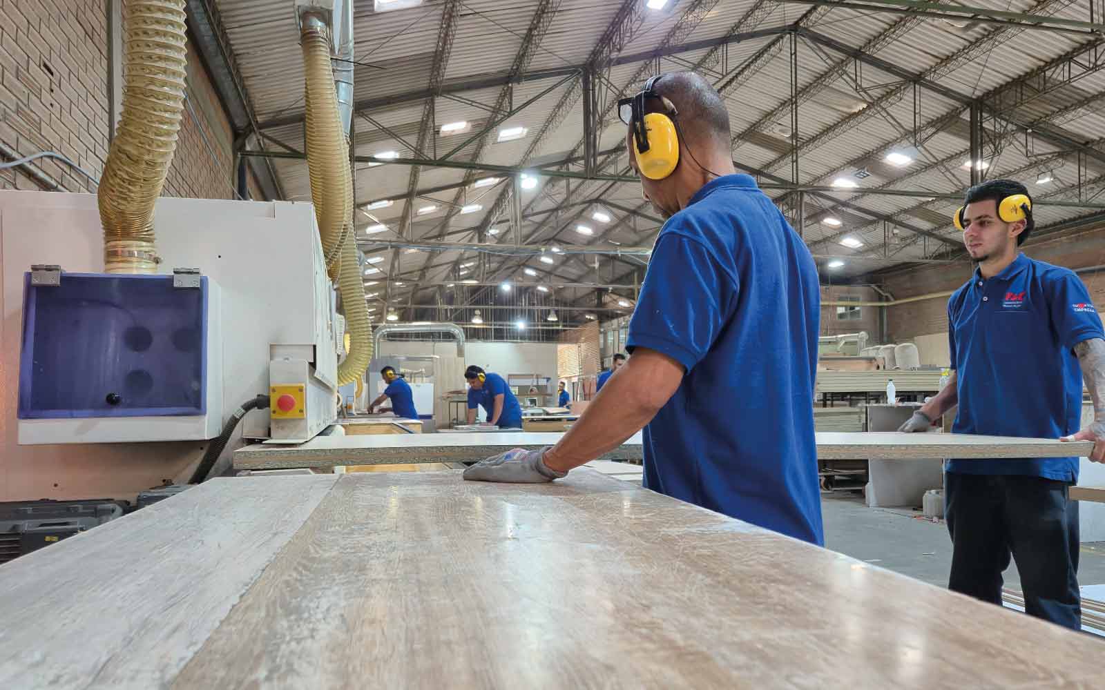 Tendencias-conocimiento-y-soluciones-para-la-carpinteria-moderna-fernandez-y-cia-fyc-laminas-de-MDF-1600x1000