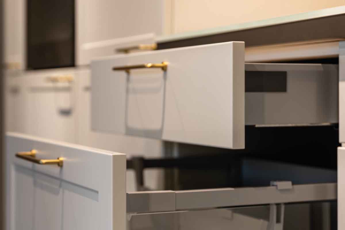 herrajes-acabados-para-muebles-en-melamina-fernandez-y-cia-1200x800